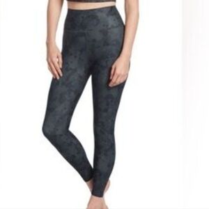 Sage Collective Charcoal Camo Leggings Size Large